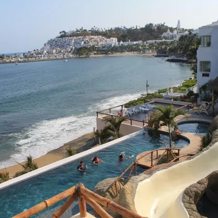 Villas del Palmar Manzanillo with Beach Club