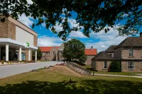 Holiday Inn Express Doncaster Hotels near Doncaster Museum and Art Gallery