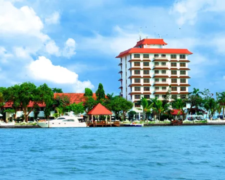 Taj Malabar Resort & Spa, Cochin. Hotels in Kochi