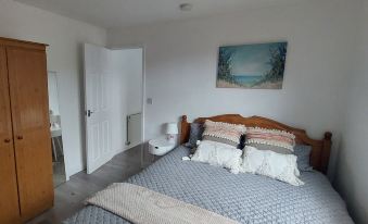 Inviting 1-Bed Apartment in Coventry