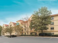 La Quinta Inn & Suites by Wyndham Raleigh/Durham Southpoint Hotels in Triangle