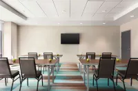 西密爾沃基希爾頓惠庭飯店 - 停車場
