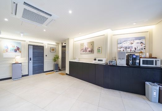 브라운도트 호텔의 친절한 서비스 모습