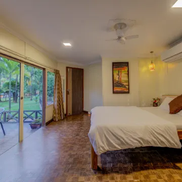 Dewdrop Retreat Отели рядом с достопримечательностью «Алибаг Бич»