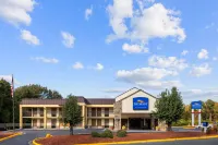 Baymont by Wyndham Griffin - parking