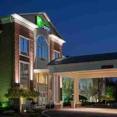 Holiday Inn Express & Suites Youngstown N (Warren/Niles) Hotel Exterior