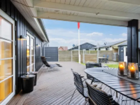 "Svante" - 600m from the Sea