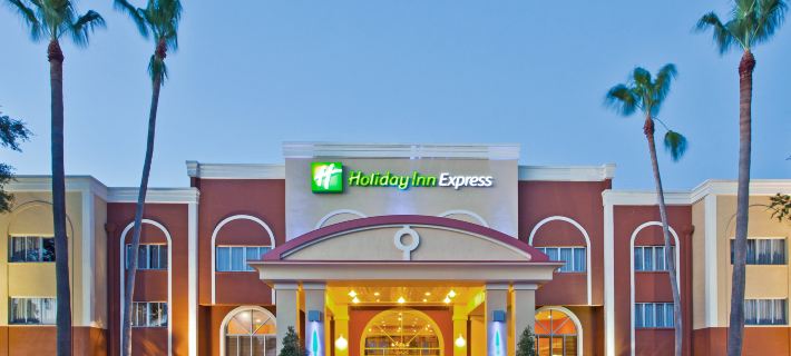 Holiday Inn Express CLEARWATER EAST - ICOT CENTER by IHG ピネラスのホテル