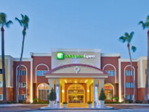 Holiday Inn Express CLEARWATER EAST - ICOT CENTER by IHG Hotéis em Largo