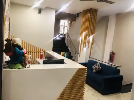 The Highland Hotel Отели в г. Батхинда