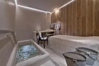 โรงแรมเพรมิแยร์ อาบาโน - น้ำพุร้อน