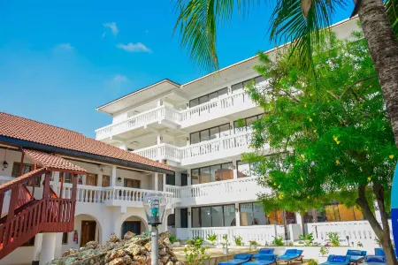 Best Western Jangwani Sea Breeze Hotel