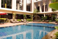 Emersia Hotel & Resort Batusangkar - Kolam Renang