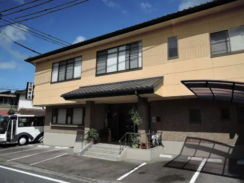 Tanakaya Hotels in Higashishirakawa