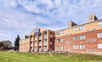 Comfort Inn & Suites South Hill I-85