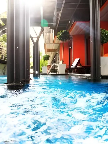 รูปภาพของนิคกี้ แฮนเดิลบาร์