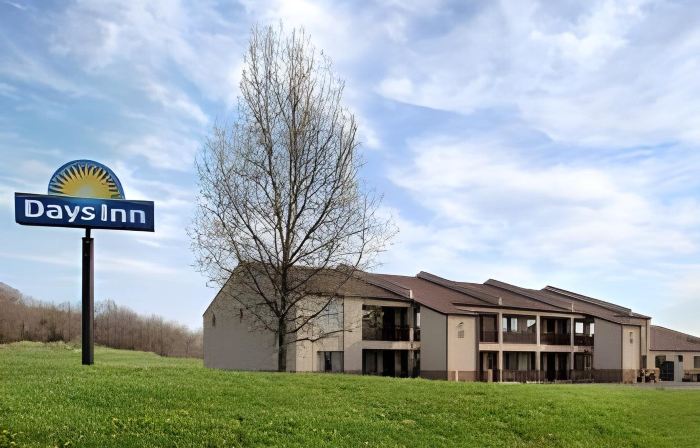 Days Inn by Wyndham Hannibal