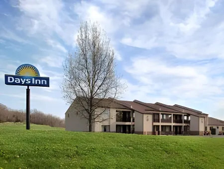 Days Inn by Wyndham Hannibal Отели в г. Клей Тауншип