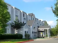 Baymont Inn & Suites by Wyndham Anchorage Airport - Wifi