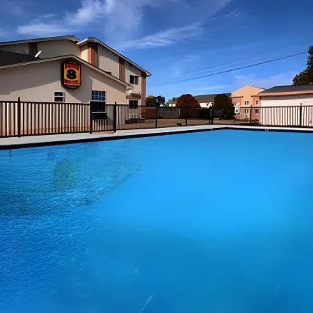 Super 8 by Wyndham Chickasha