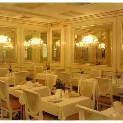 Logis Hôtel Belle Epoque Dining/Meeting Rooms