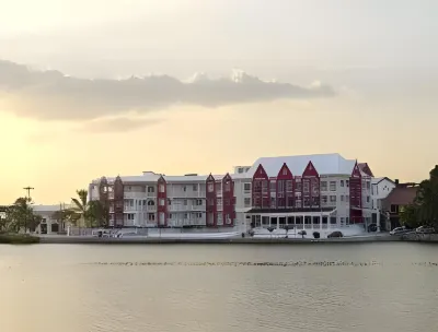 Ramada by Wyndham Tikal Isla de Flores Hotel di 