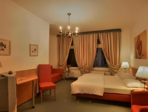 希赫菲爾庫格餐廳&酒店