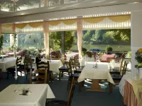 Moselromantik-Hotel Zum Löwen فنادق في Alf