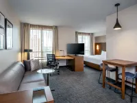Residence Inn Birmingham Downtown at UAB Отели рядом с достопримечательностью «Научный Центр МакУэйн»