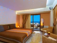 Cavo Seaside Suites Hotels in Nikiforos Fokas