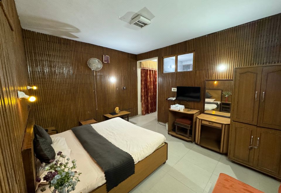 Dalhousie Shangrila Hotel.