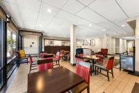 SureStay Plus by Best Western Reading North - 2つ星