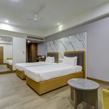 Hotel Minerva Grand Отели рядом с достопримечательностью «Район Химайятнагар»