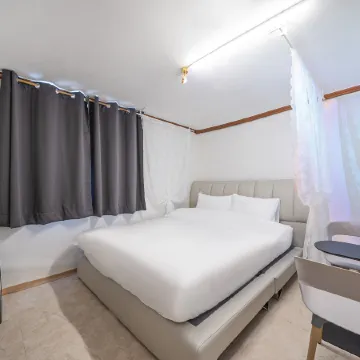 Changwon Masan Petit Hotel