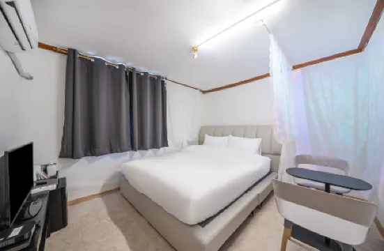 Changwon Masan Petit Hotel