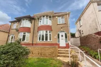Superior Three Bedroom House with Sea View