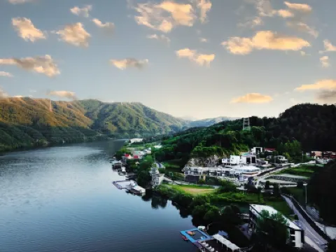 Vine Family and Kids Four Season Pool Villa Hotels in 