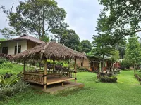 Padessa's Maison Villa & Resto Hotels in Caringin