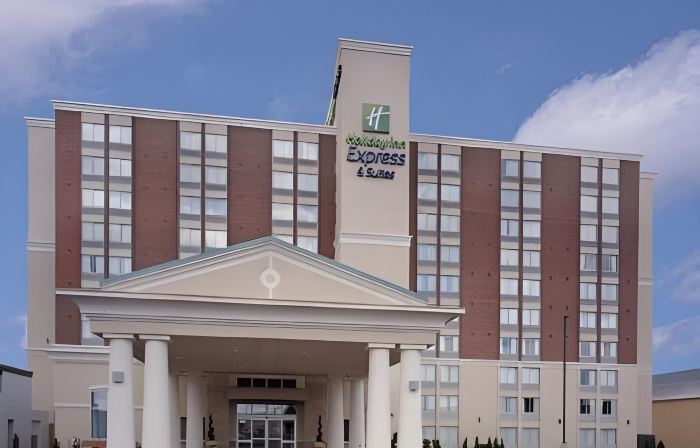 Holiday Inn Express & Suites CHATHAM SOUTH by IHG