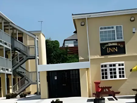 The Beach Motel Отели рядом с достопримечательностью «Porth Dafarch»