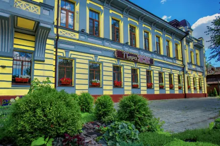 Селивановъ Отели рядом с достопримечательностью «Троице-Сергиев Варницкий монастырь»