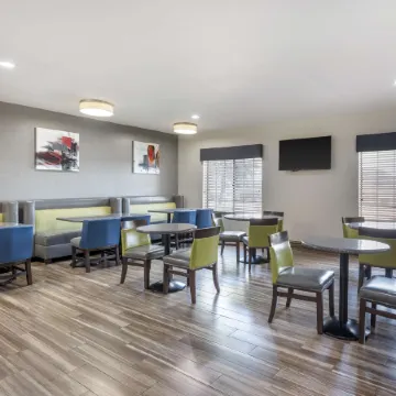 Best Western Plus Mansfield Inn Suites