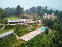 Luxcamp Bukit Damar - Puncak by Horison Hotels in Megamendung