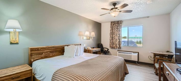 Travelodge by Wyndham Longmont Hotels in Weld County