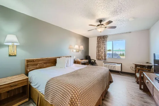 Travelodge by Wyndham Longmont