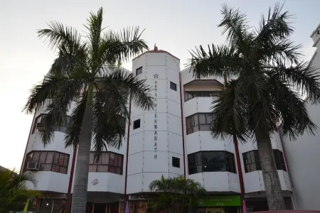 Dayals Отели рядом со станцией Charbagh Railway Station