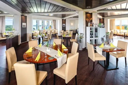 Ahorn Seehotel Templin Отели в г. Герсвальде