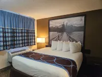 Super 8 by Wyndham Spruce Grove Отели в г. Стони Плейн