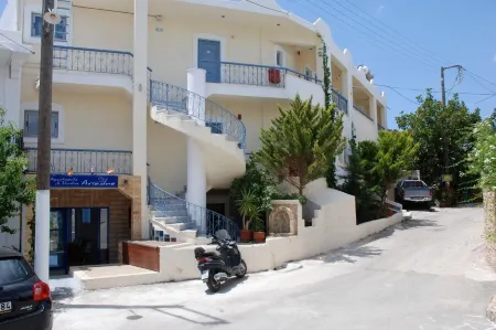 Ariadne Apartments Отели в г. Agios Vasileios