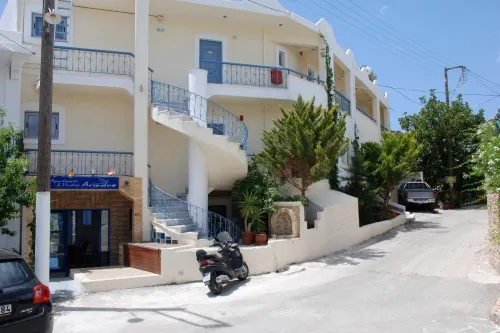 Ariadne Apartments Hotels in Lampi